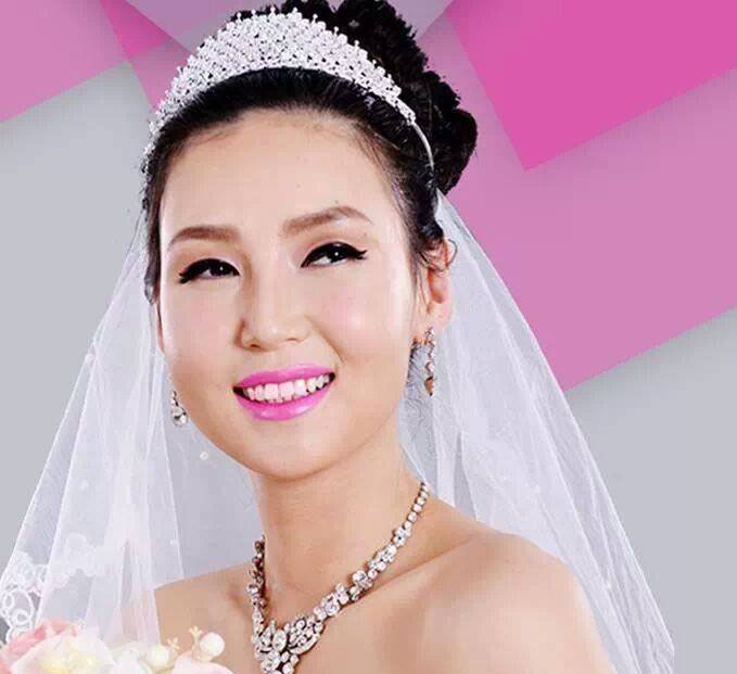 Залуу жүжигчин Б.Баярмаа хуримын даашинзтай